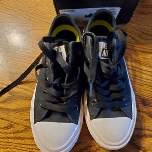 Little kids converse shoes